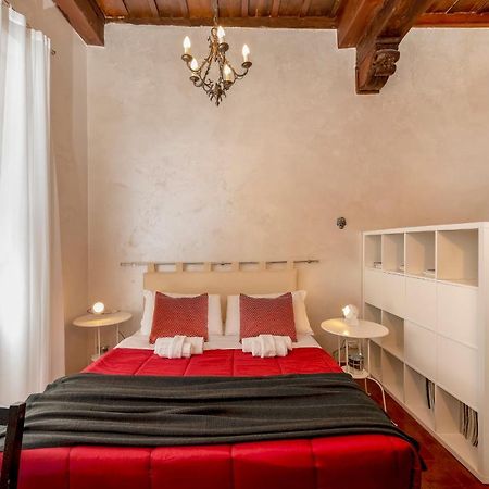 Apartmán Giglio House - Campo De' Fiori Řím Exteriér fotografie