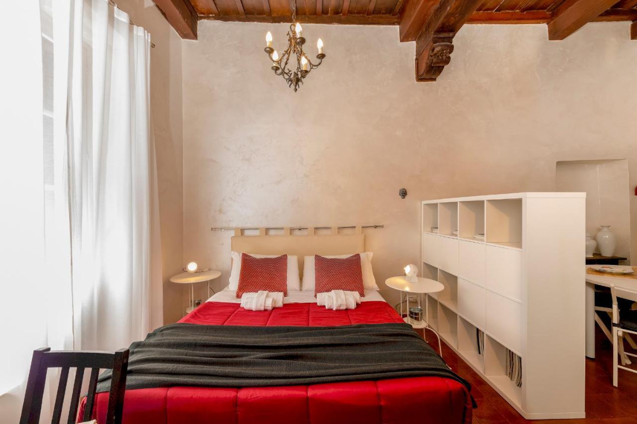 Apartmán Giglio House - Campo De' Fiori Řím Exteriér fotografie